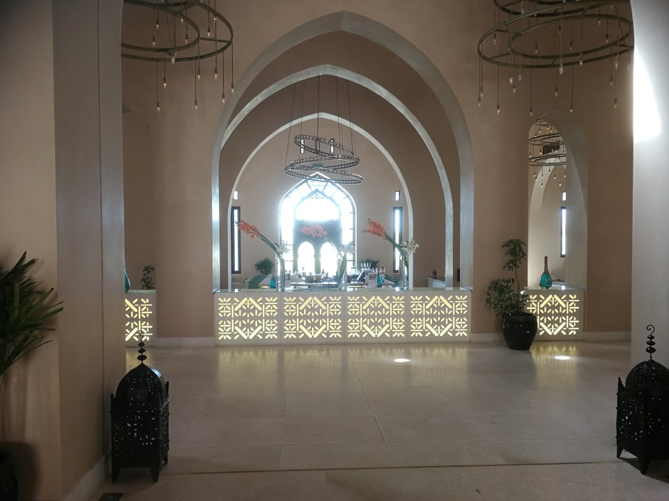 Lobby Salalah Rotana Resort