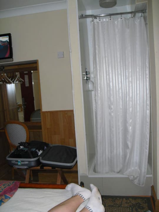 Dusche im Zimmer Hotel Huttons