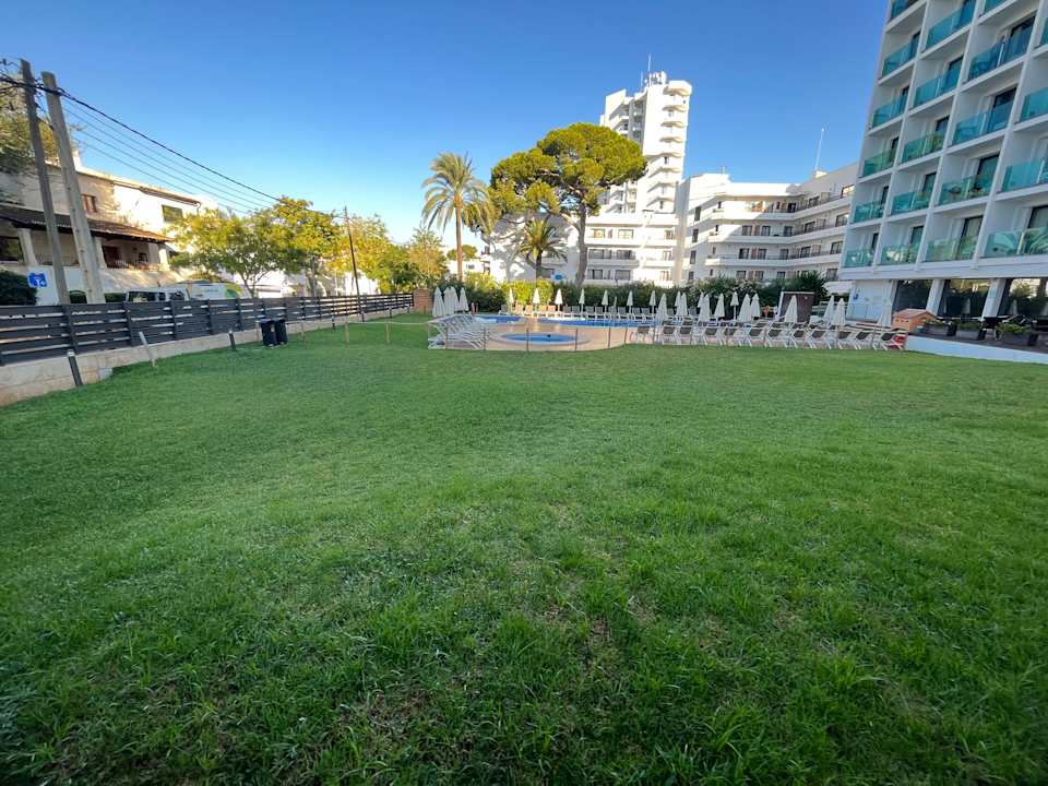 Gartenanlage Hotel Luxor