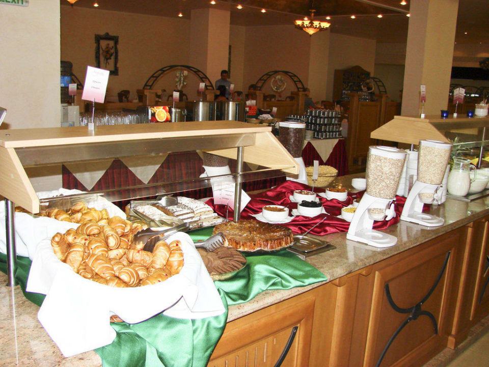 Buffet DIT Majestic Beach Resort