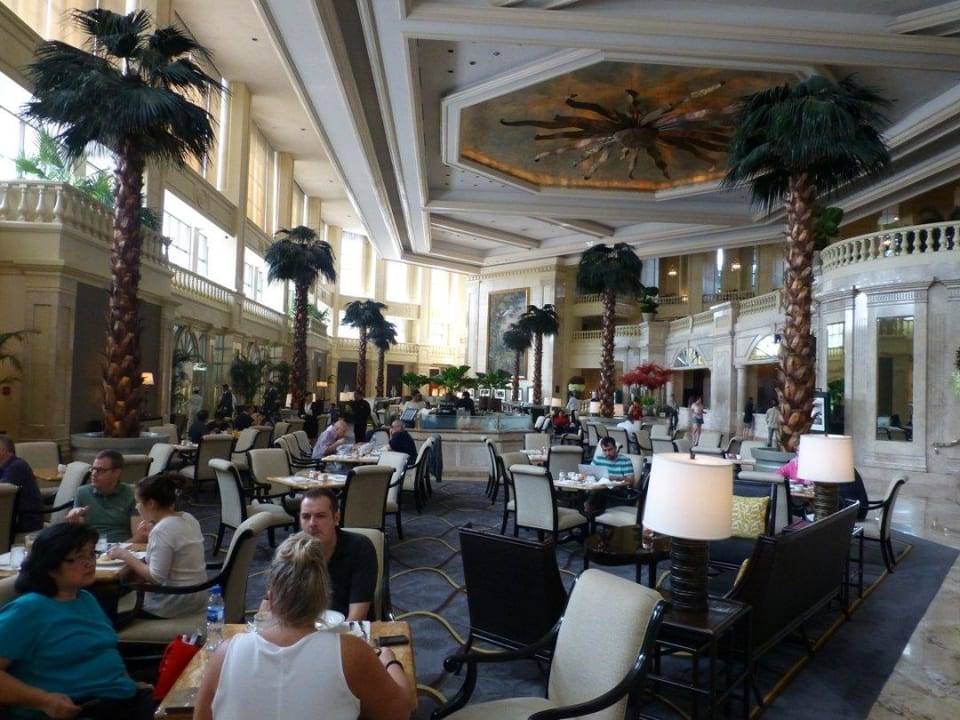 Grosse Lobbyhalle Hotel The Peninsula Manila