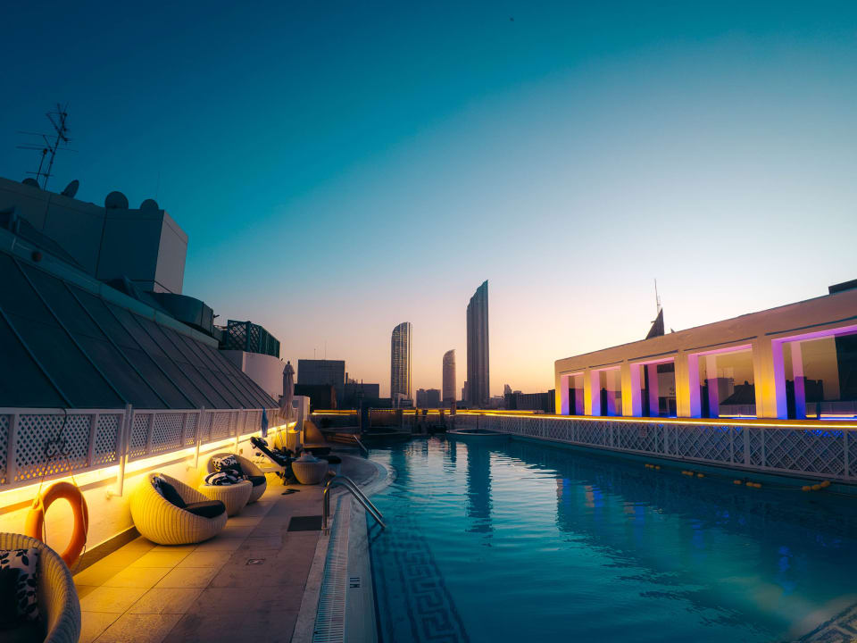 Pool Millennium Downtown Abu Dhabi