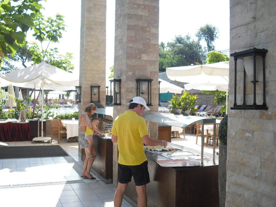 Essenausgabe 1 Beach Armas Gül Beach