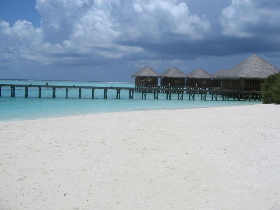 Blick auf Wasservillem Meeru Maldives Resort Island