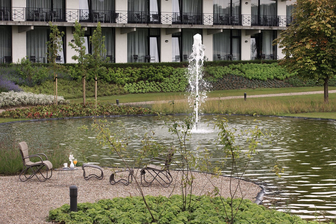Relaxen im Garten Van der Valk Hotel Melle-Osnabrück