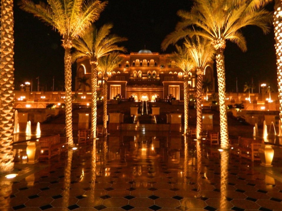 Hotel von vorne Emirates Palace Mandarin Oriental