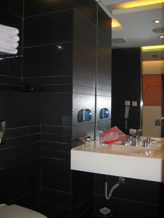 Bad Hotel The Emperor