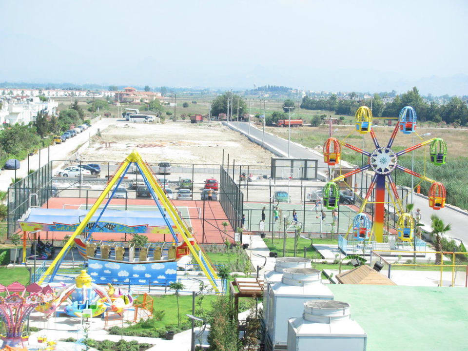 Lunapark, Tennisplatz und Fussballfeld Sherwood Dreams Resort
