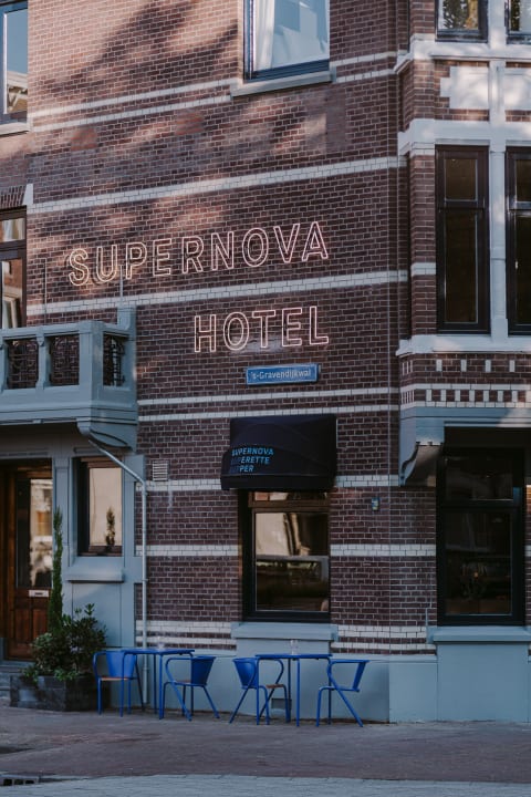 Außenansicht Supernova Hotel
