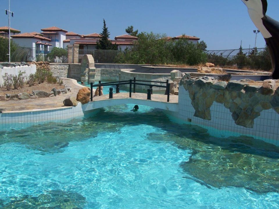 Poollandschaft oberhalb der Bikinibar Hotel Naturland Aqua Resort