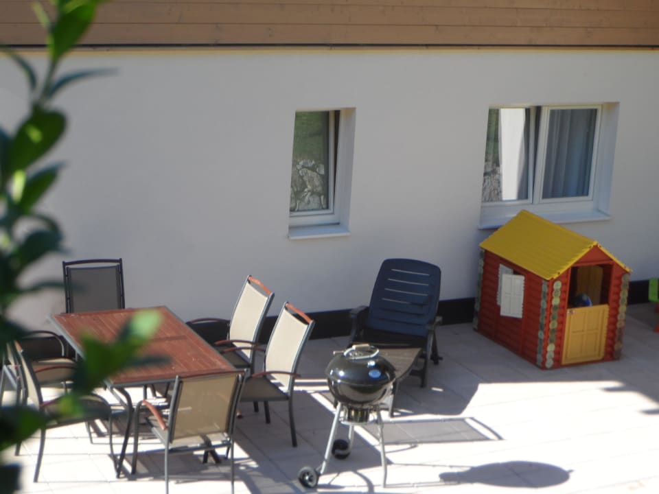 Allgemeine Terrasse mit Grillplatz  Appartementhaus CASAMARAI