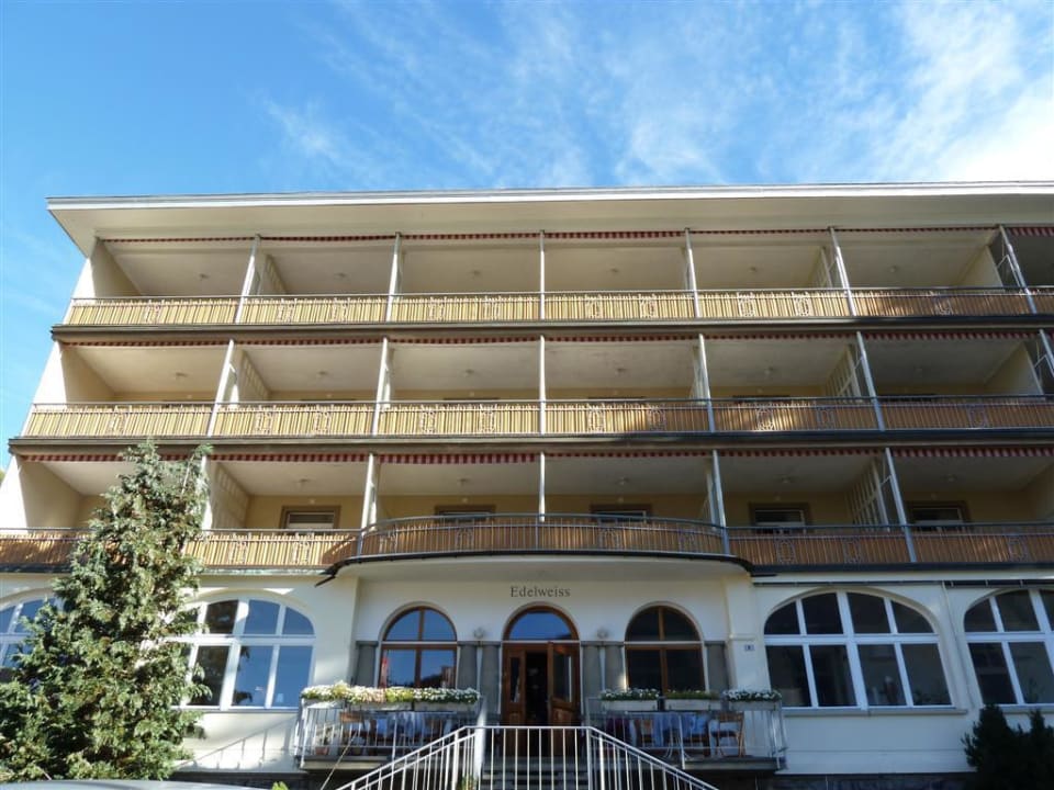 Eingang Hotel Edelweiss