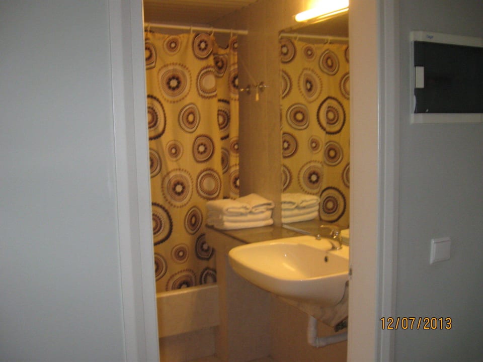 Badezimmer des Zimmers 282 Vantaris Luxury Beach Resort