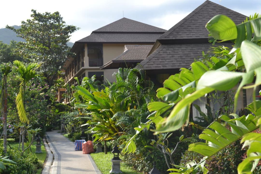 Neubau, schön in die Natur integriert The Fair House Beach Resort