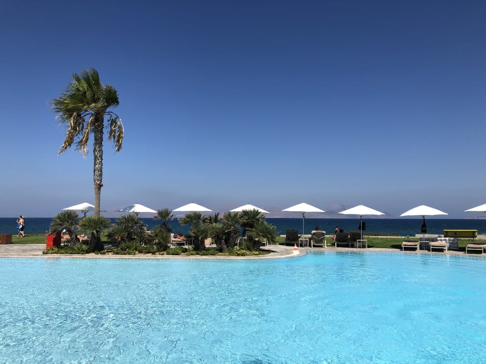 Pool Neptune Luxury Resort