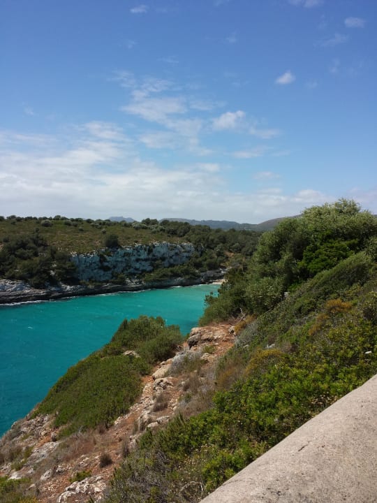 Blick vom Weg vor den Zimmern  blau punta reina