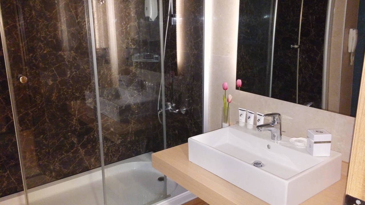 12 Uhr Limak Limra Hotel & Resort