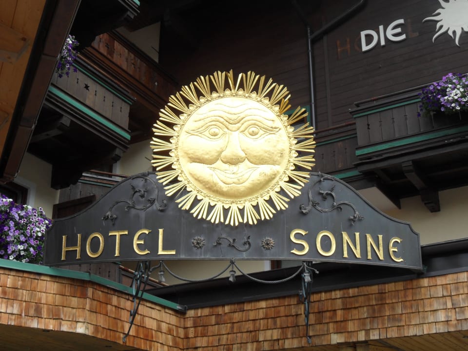 Haupteingang Hotel DIE SONNE