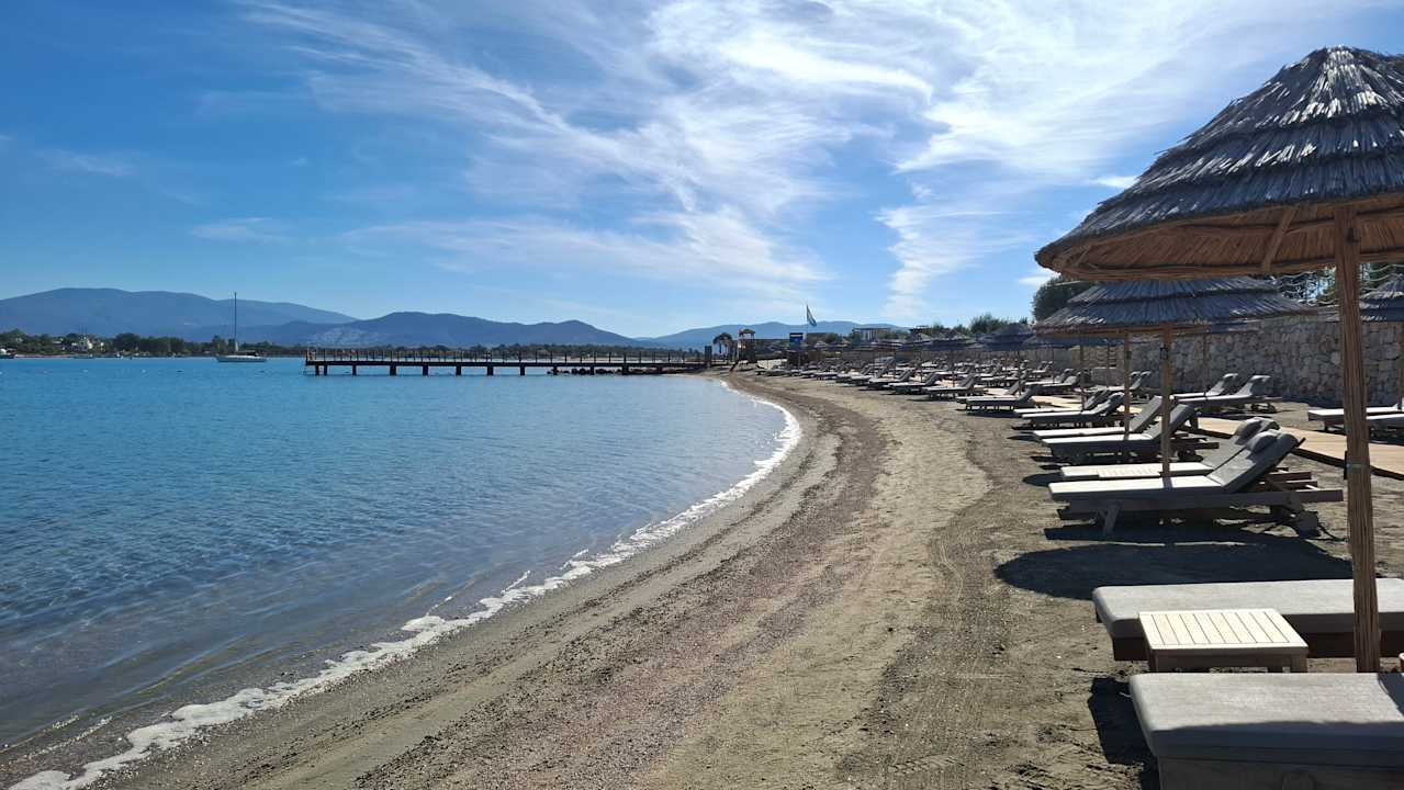 Strand Anda Barut Collection