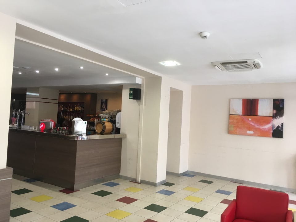 Bar im EG MLL Hotel Caribbean Bay