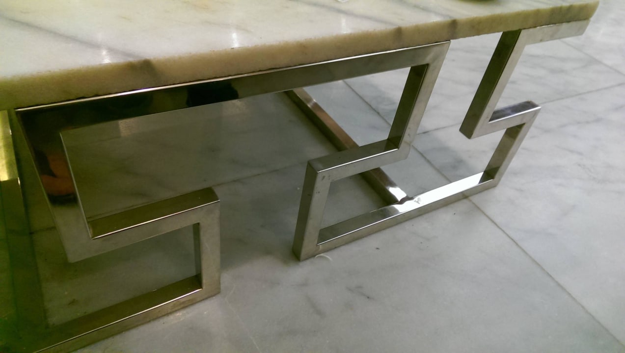 Fingernagel unterm Tisch (frisch eingecheckt) Hotel Pine Bay Holiday Resort