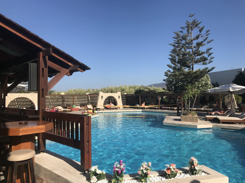 Pool Gaia Garden Hotel