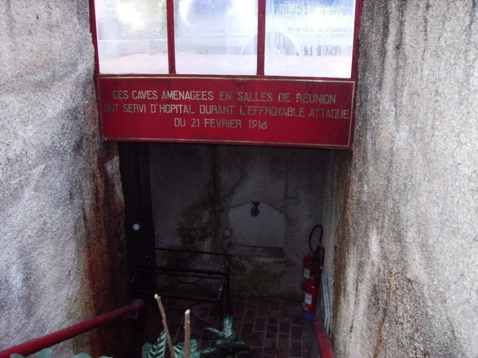 Kellerabstieg  Hotel Du Tigre