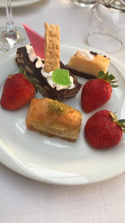 Gastro Seaden Valentine Resort & Spa
