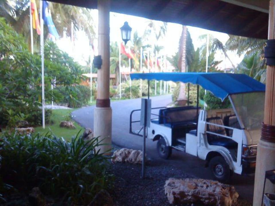Blick von der Lobby in Richtung des Theaters Grand Palladium Select Bávaro Resort & Spa
