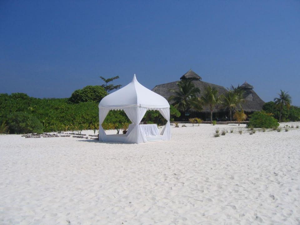 Strand Kuredu Island Resort & Spa