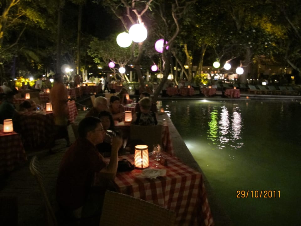 Gratis Dinner mit Tanz Hyatt Regency Bali