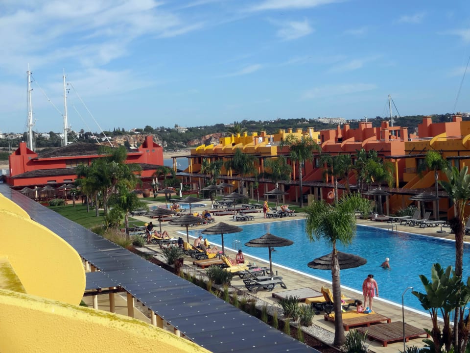 Richtung Hauptrestaurant NH Marina Portimão Resort