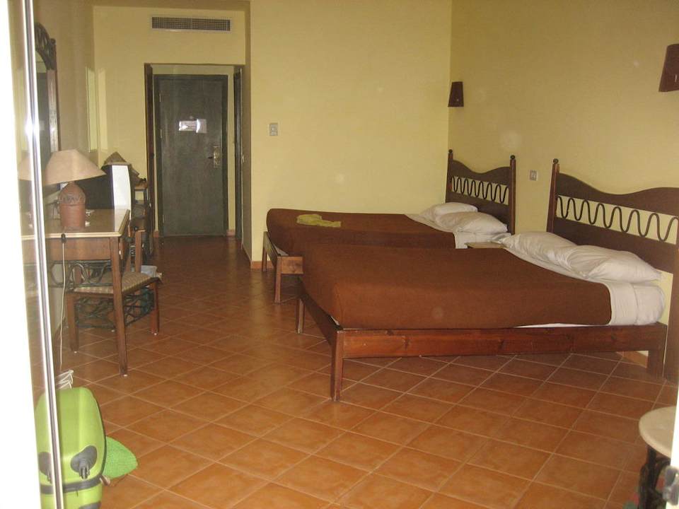 Doppelzimmer mit 2 grossen Betten Hotel Hauza Beach Resort