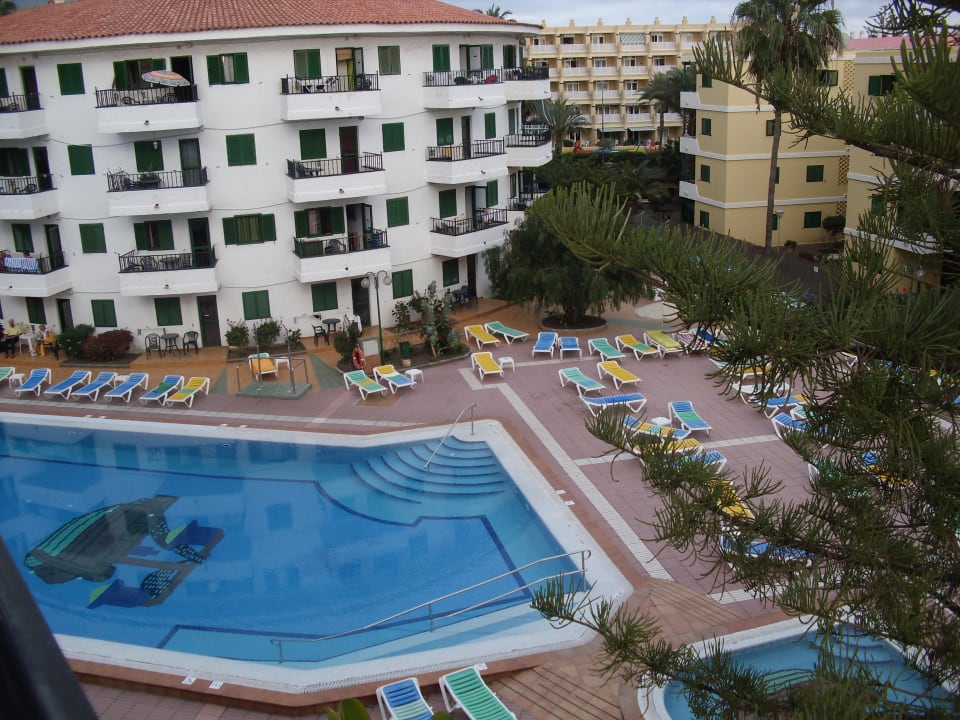 Pool Apartamentos Las Faluas