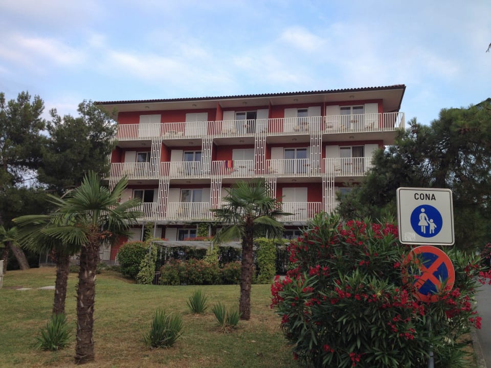 Gebäude Mirta von Meerseite aus Hotel Mirta - San Simon Resort