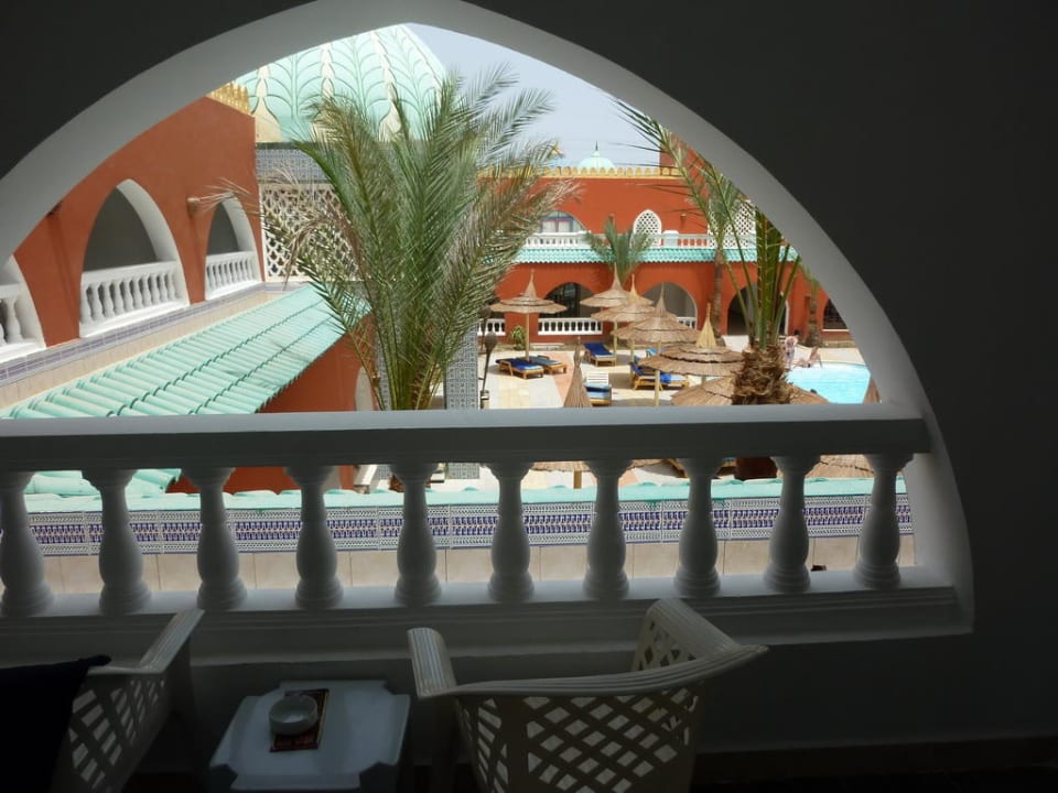 Balkon mit Aussicht auf Pool  Pickalbatros Alf Leila Wa Leila Resort - Neverland Hurghada