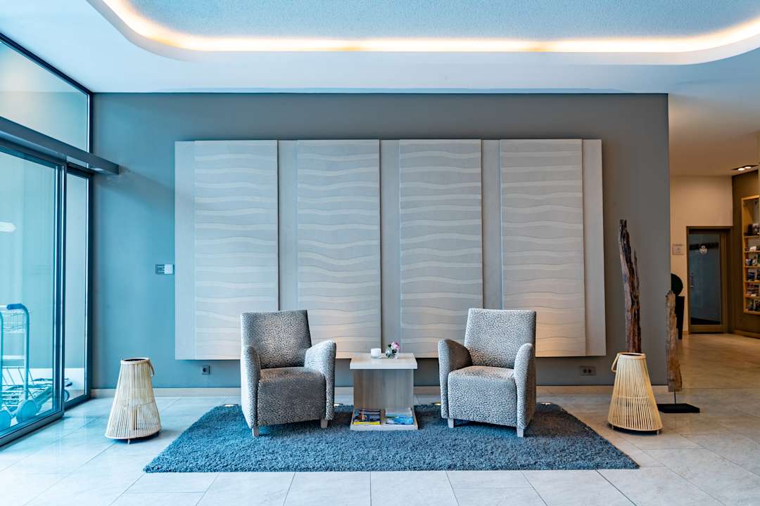 Lobby ambassador hotel & spa
