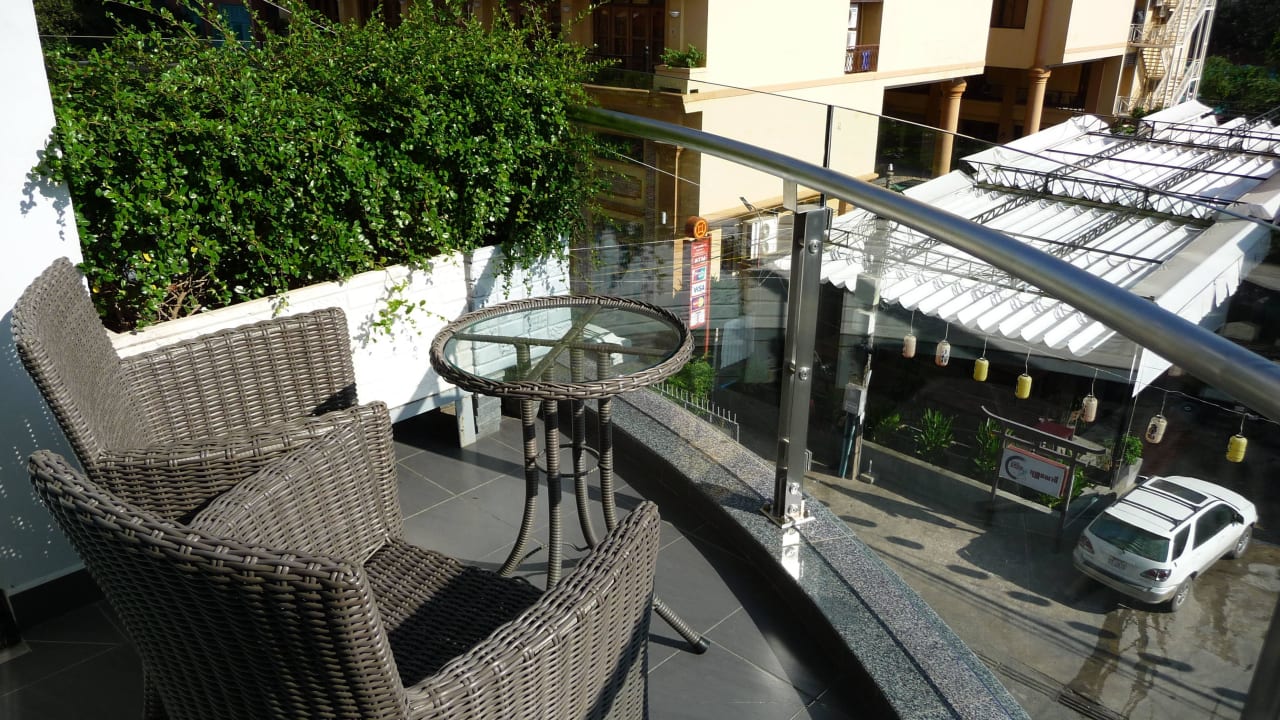 Unser Balkon Harmony Phnom Penh Hotel