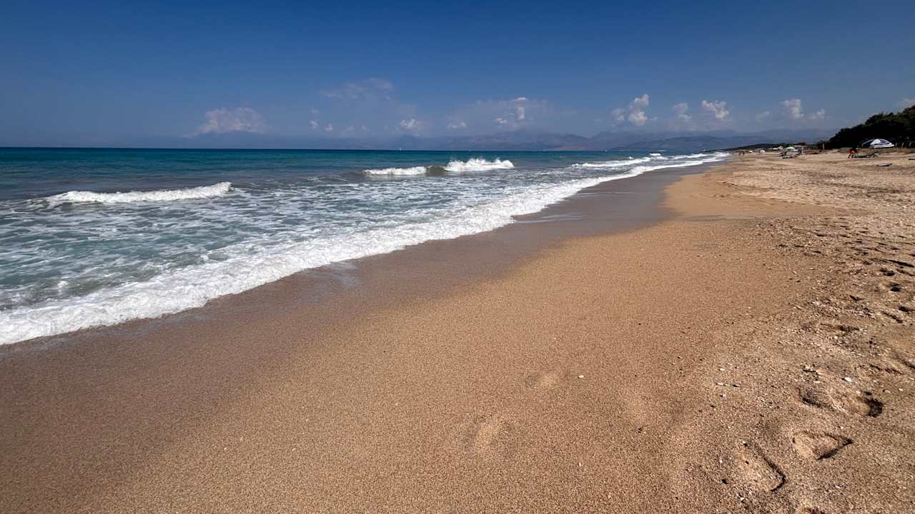 Strand Almyros Villas Resort