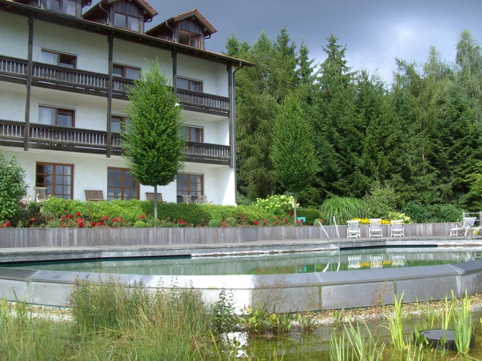 Rückseite des Hotels mit Pool Hotel Christiane