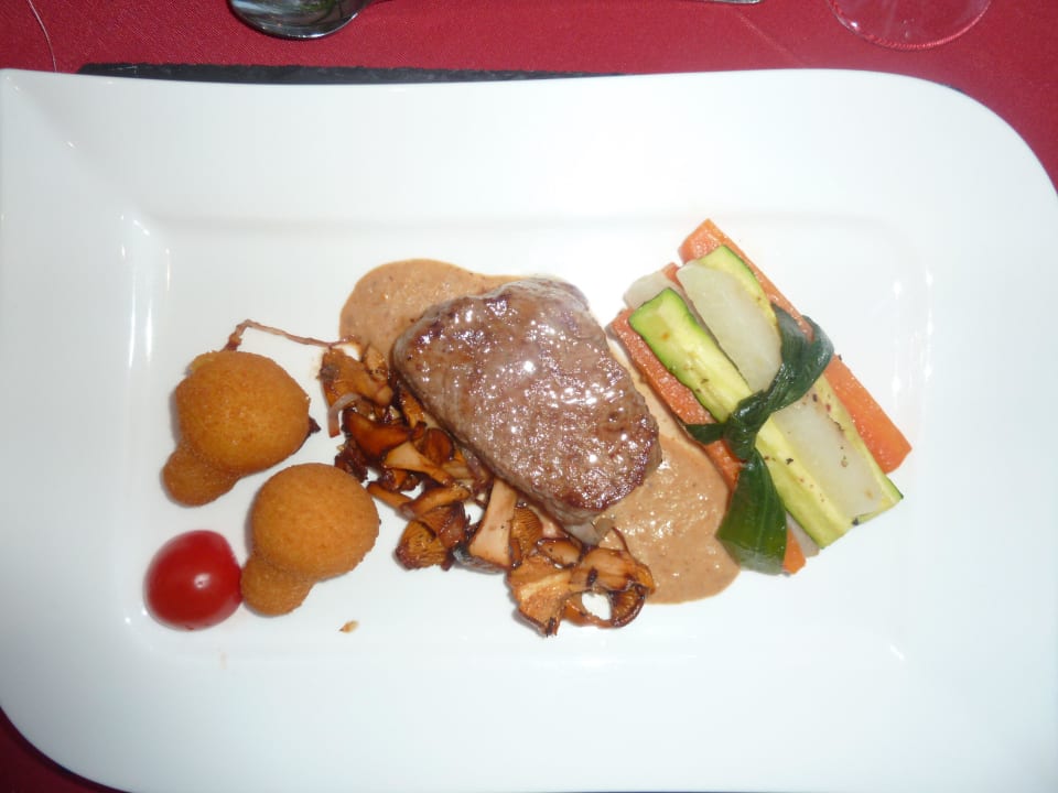 Filetsteaks mit Gemüsebürdeli  Hotel Sonnleiten
