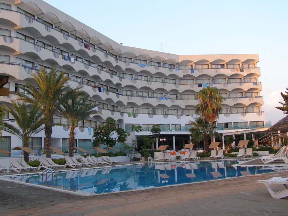 Hotel Crystal Springs Beach Hotel