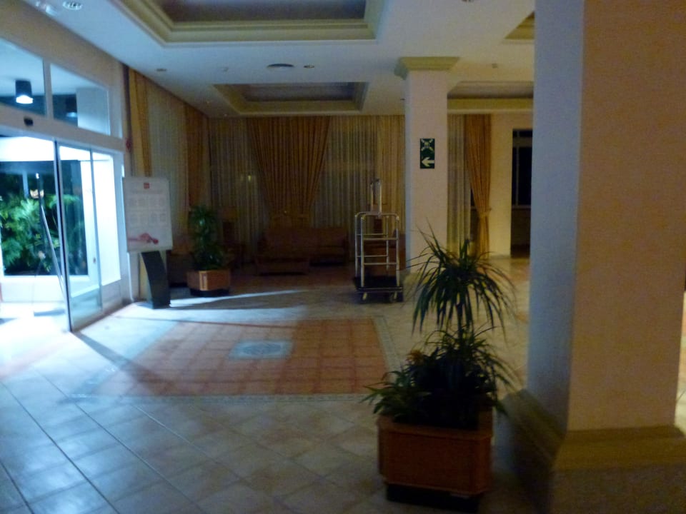 Eingang Hotel Riu Vistamar