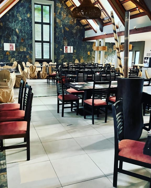 Gastro Crystals Beach Resort Belle Mare, a member of Radisson Individuals