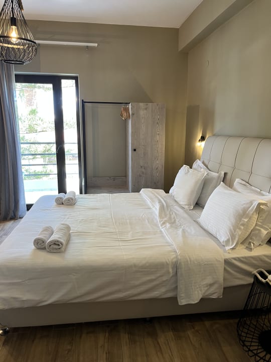 Zimmer Petousis Hotel & Suites