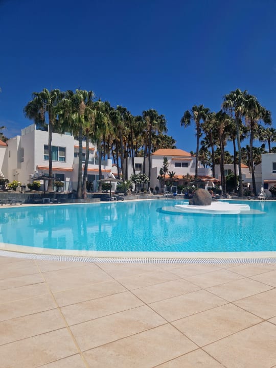 Pool Bahia Calma Beach