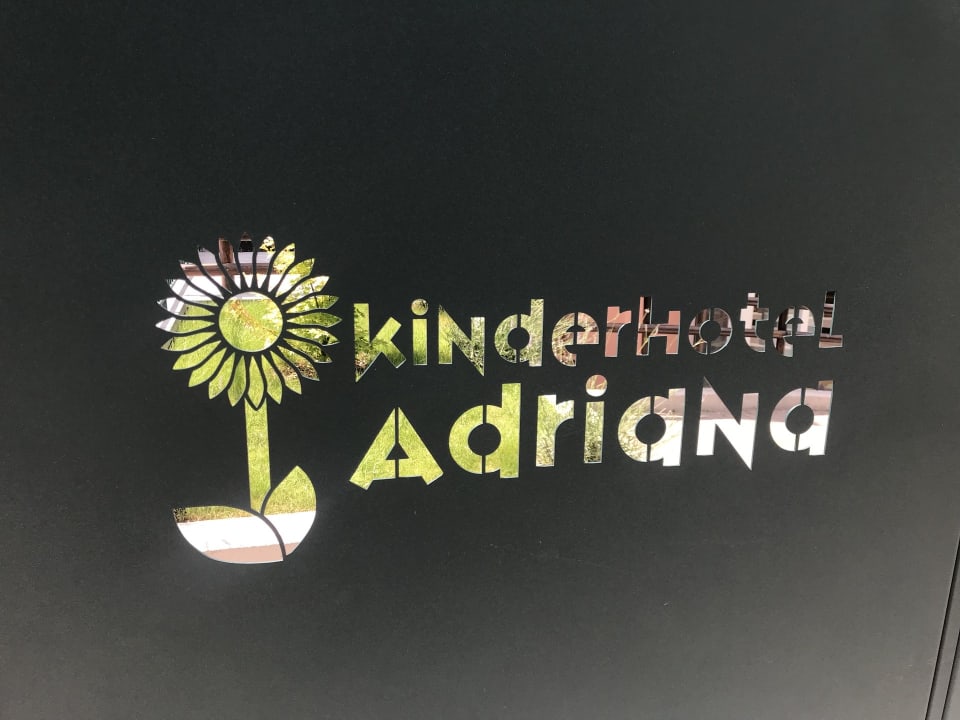 Außenansicht Family Hotel Adriana