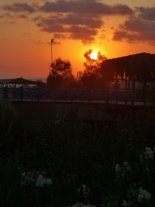 Strand Starlight Resort Hotel