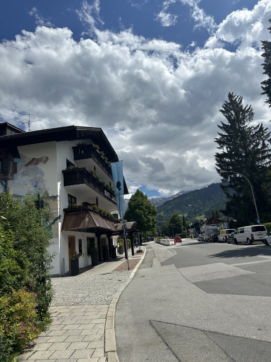 Außenansicht Hotel Zugspitze