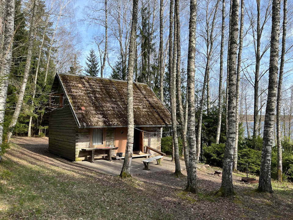 Außenansicht Järvenukka Puhkemaja